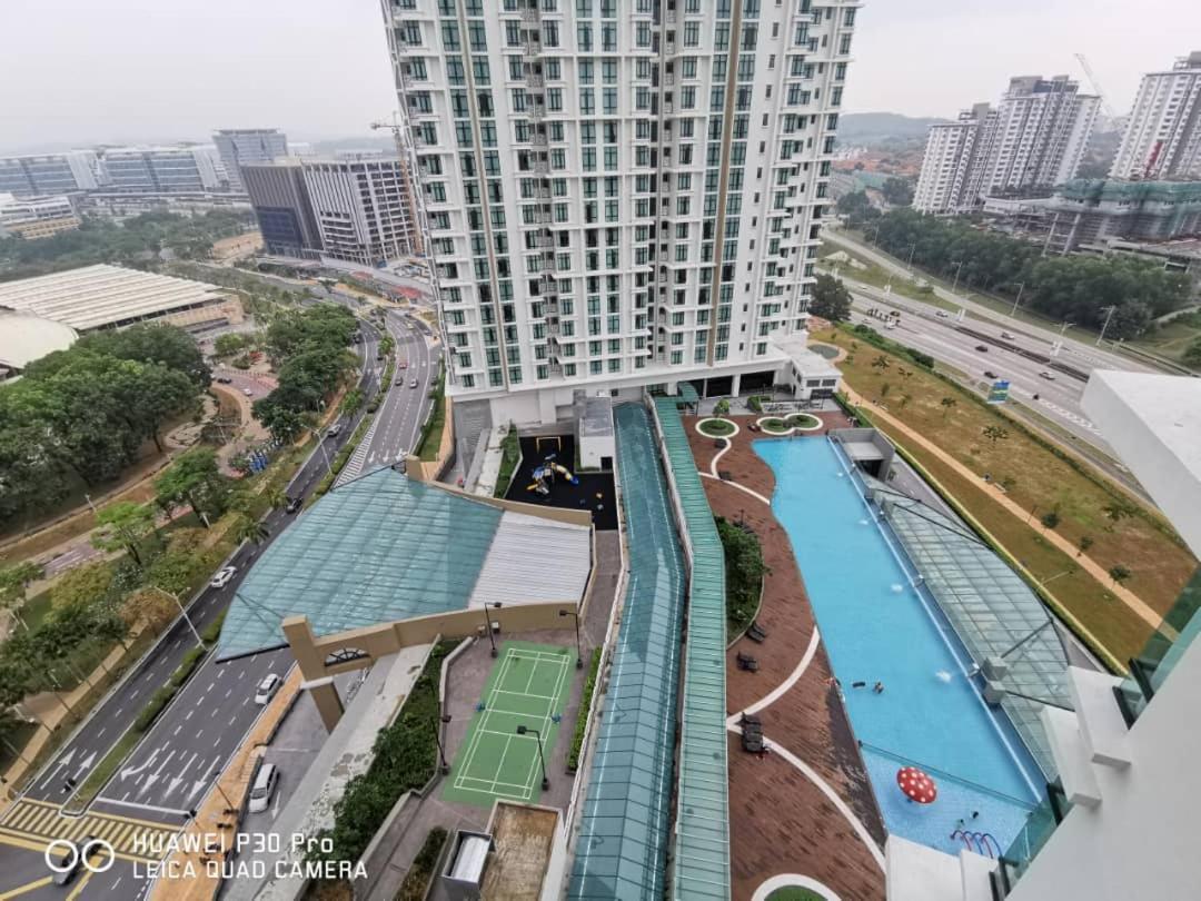 Shaftsbury Putrajaya At Alamanda Mall Apartment Exterior foto